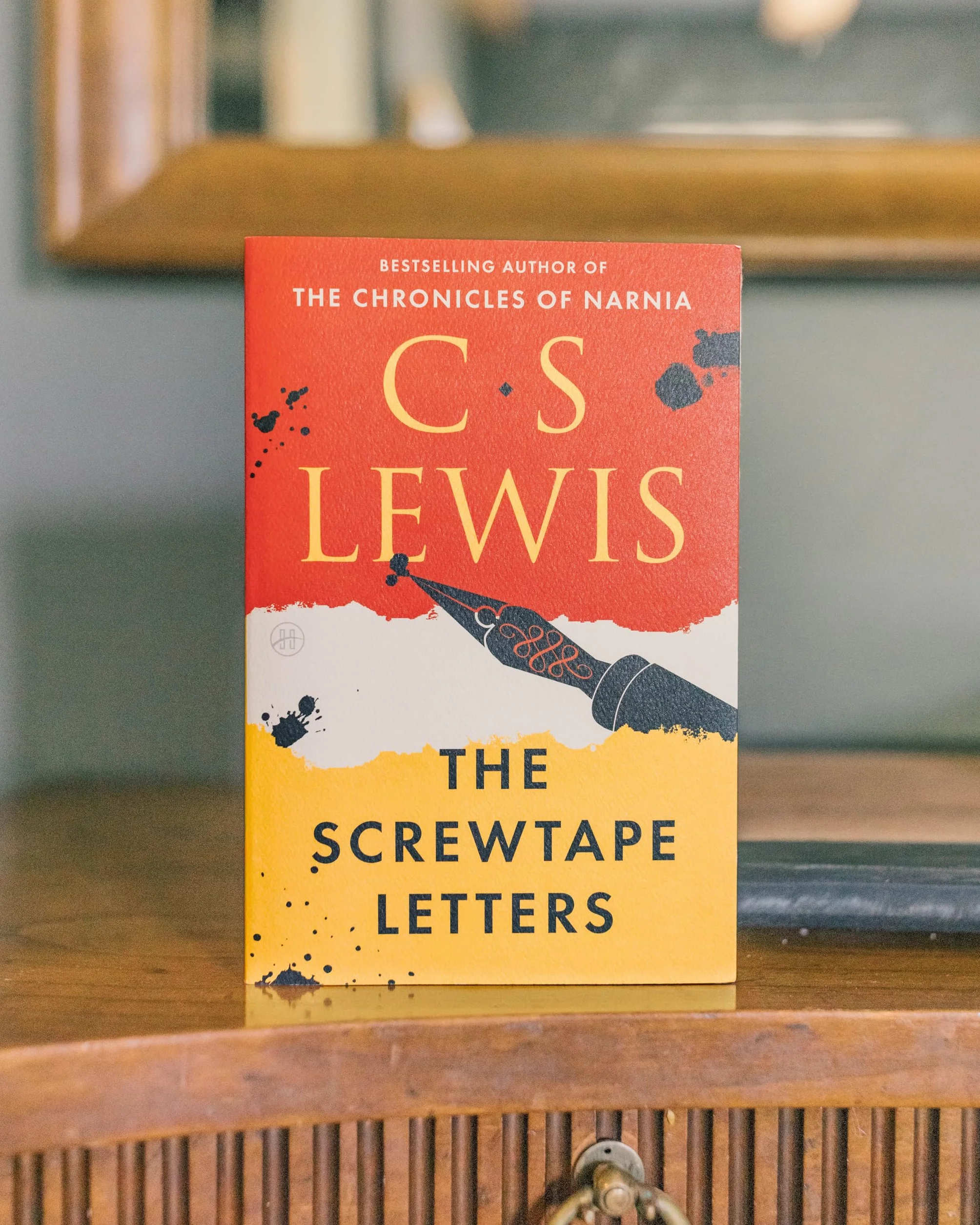 The Screwtape Letters: A Masterpiece of Satire from the Beloved Author (The C.S. Lewis Signature Classics)