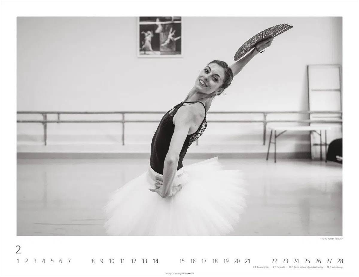 Ballettsaal - Stuttgarter Ballett Kalender 2027 - Stuttgarter Ballett: Die ganze Eleganz und Kraft der Tänzer:innen in einem großen Fotokalender. ... für Tanzbegeisterte. 44 x 34 cm. Querformat