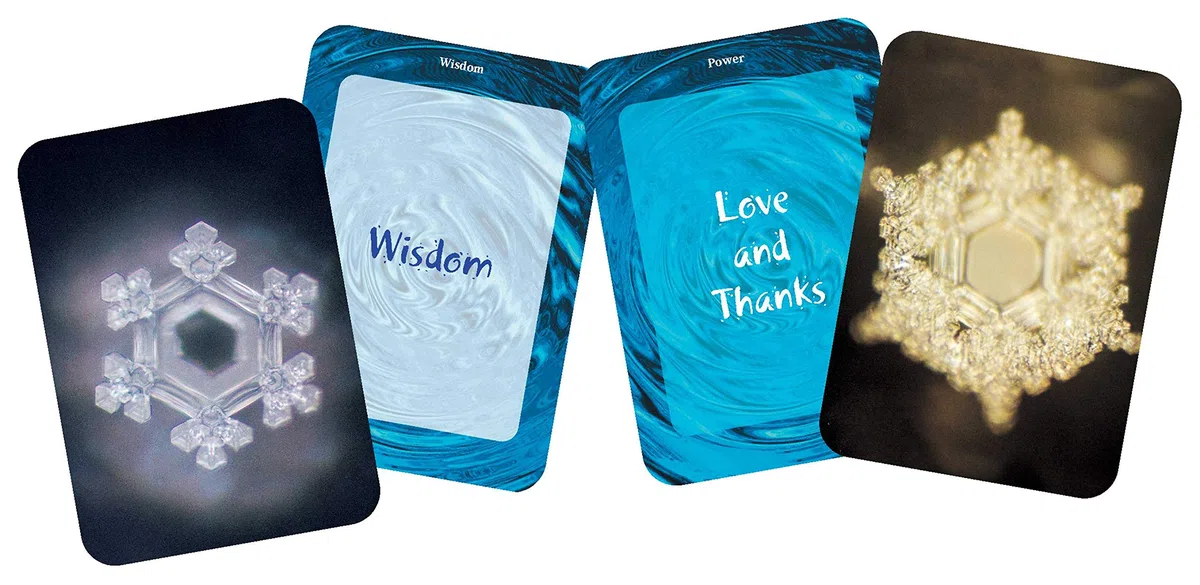 Water Crystal Oracle (Volume 3): Based on the Work of Masaru Emoto Author of the Hidden Messages in Water (Masaru Emoto Legacy Library)