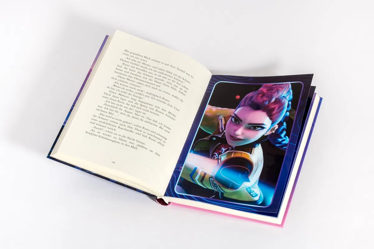 KPop Demon Hunters - Das offizielle Buch zum Film - Junior-Edition: Enthält 16 Seiten Filmbilder - Originalbuch zum oscarprämierten Netflix-Hit (KPop Demon Hunters-Serie, Band 3)