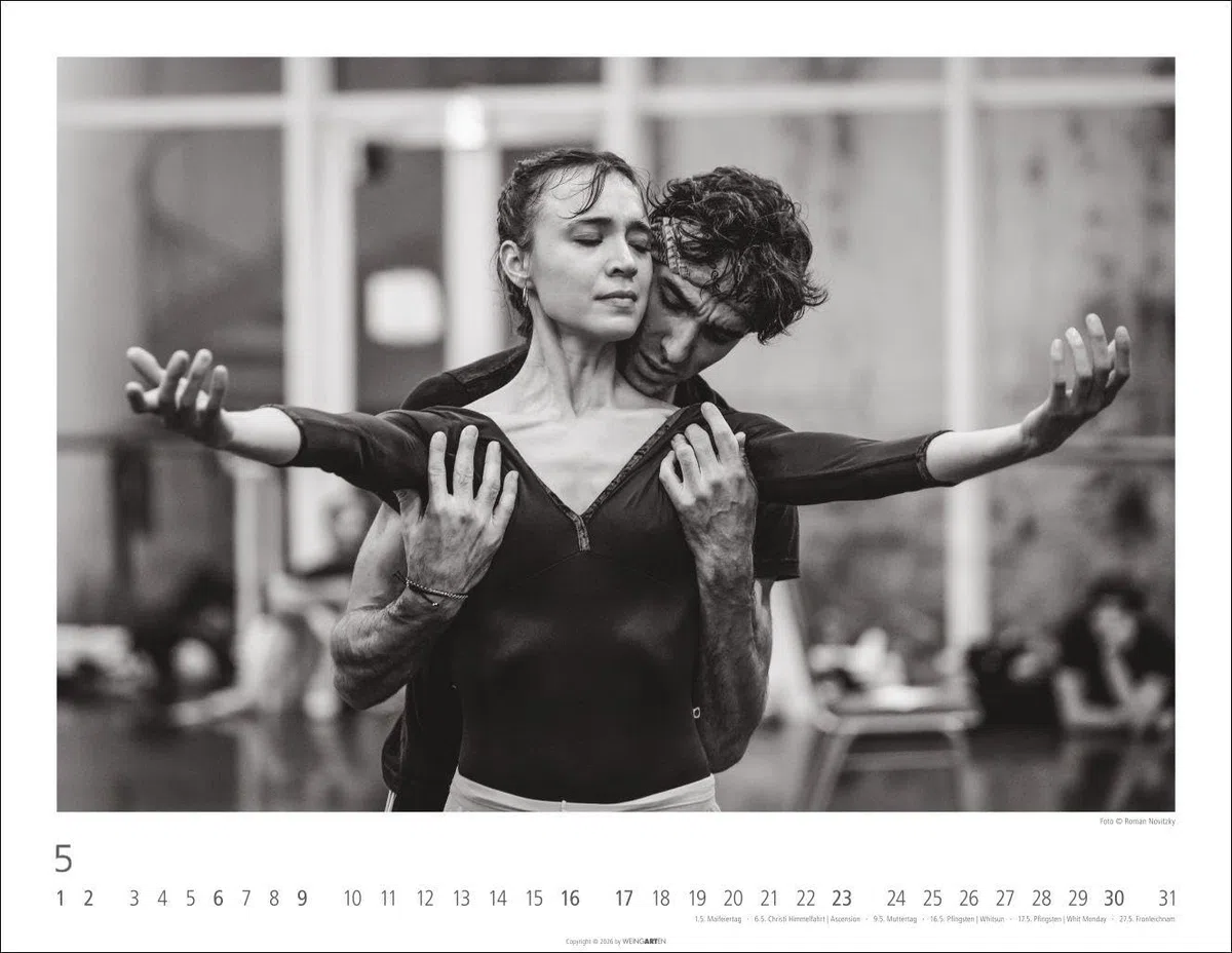 Ballettsaal - Stuttgarter Ballett Kalender 2027 - Stuttgarter Ballett: Die ganze Eleganz und Kraft der Tänzer:innen in einem großen Fotokalender. ... für Tanzbegeisterte. 44 x 34 cm. Querformat