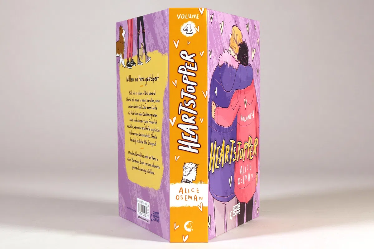 Heartstopper Volume 4 (deutsche Hardcover-Ausgabe): Lies, wie die schönste Liebesgeschichte des Jahres weitergeht - Comicbuch-Vorlage zur erfolgreichen Netflix-Serie (Loewe Graphix, Band 4)