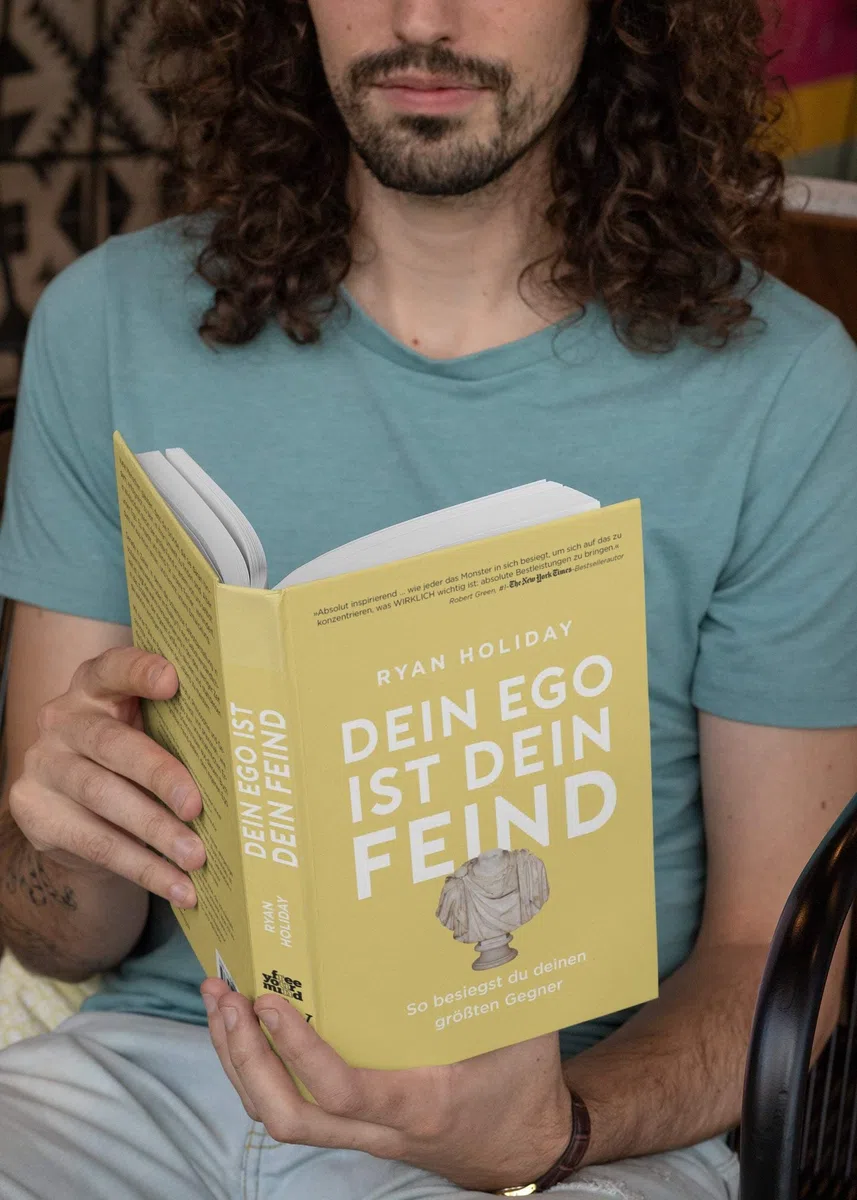 Dein Ego ist dein Feind: So besiegst du deinen größten Gegner. Mehr Erfolg durch das richtige Mindset Mit den Strategien von Ryan Holiday die Herausforderungen des Lebens meistern