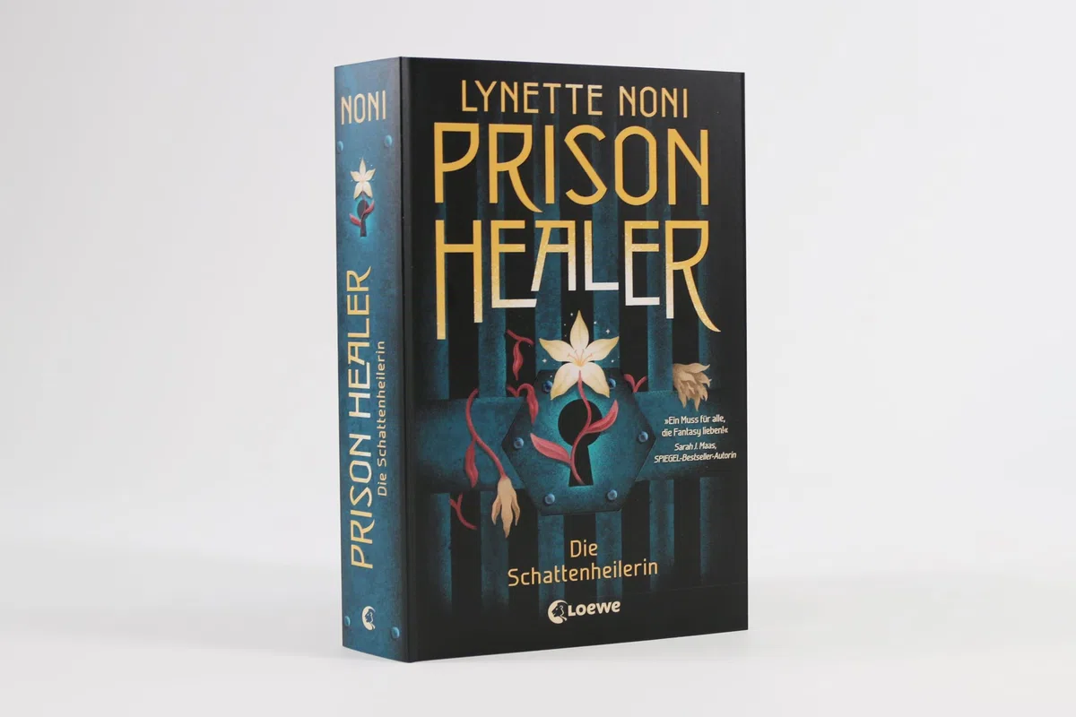 Prison Healer (Band 1) - Die Schattenheilerin: Auftakt der außergewöhnlichen Fantasy-Trilogie, in der Magie auf Heilkunst trifft - Jetzt als Klappenbroschur mit Farbschnitt in der 1. Auflage
