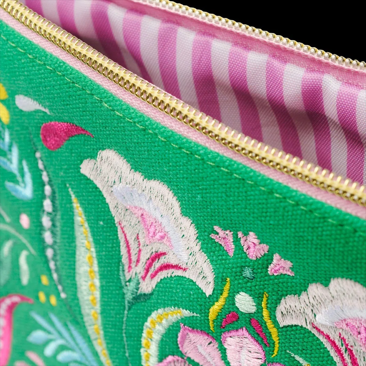 Fiesta del Sol Accessoirestasche bestickt, 18 x 24 cm, grün: Bunt bestickter Leinenstoff. Hochwertige Schminktasche oder Kulturbeutel. Geschenk für Freundin, Mutter, Tochter