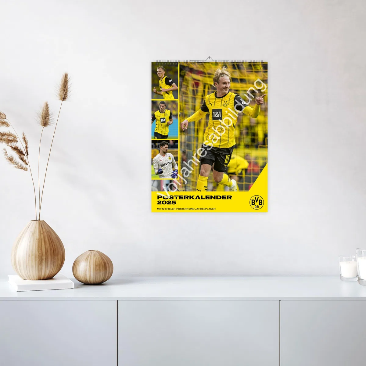 BVB Posterkalender 2026: Jahres-Wandkalender 2026 für Fußballfans. Fotokalender mit den Stars von Borussia Dortmund. Kalender im Hochformat 34 x 44 cm. (Bundesliga Kalender Heye)