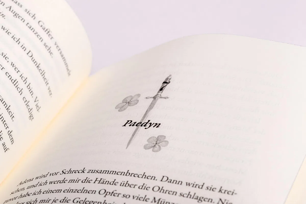 Powerless - Das Spiel: Roman - Der Auftakt der epischen Enemies-to-Lovers-Romantasy von BookTok-Sensation Lauren Roberts! (Die Powerless-Trilogie, Band 1)