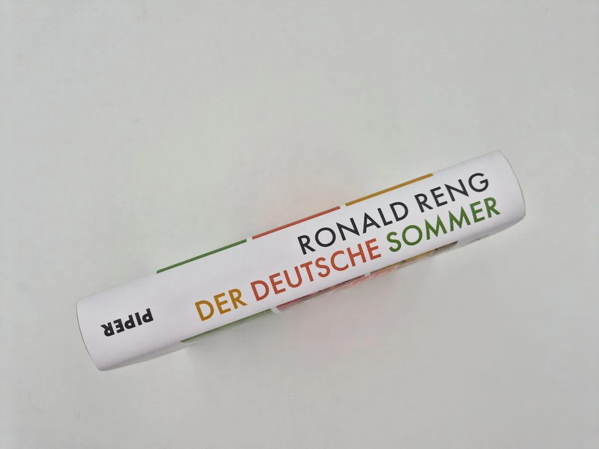 Der deutsche Sommer: Als 2006 plötzlich die Leichtigkeit einzog | Das neue Fußballbuch von Bestsellerautor Ronald Reng über das Sommermärchen und die neue deutsche Leichtigkeit