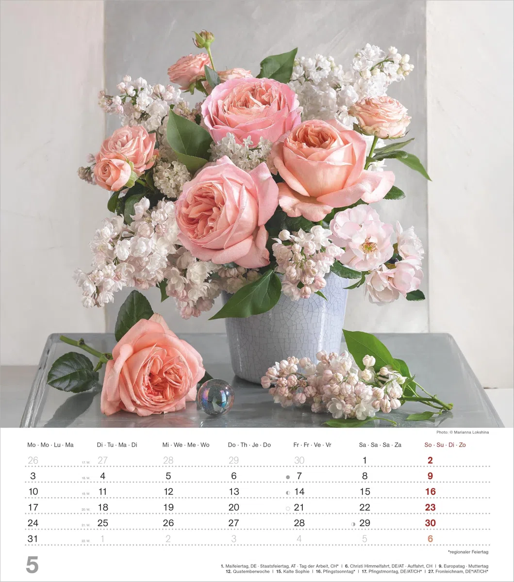 Der Duft der Rosen 2027: Wandkalender 30x34 cm mit 12 Rosenarrangements, Duftlack und Platz für Notizen