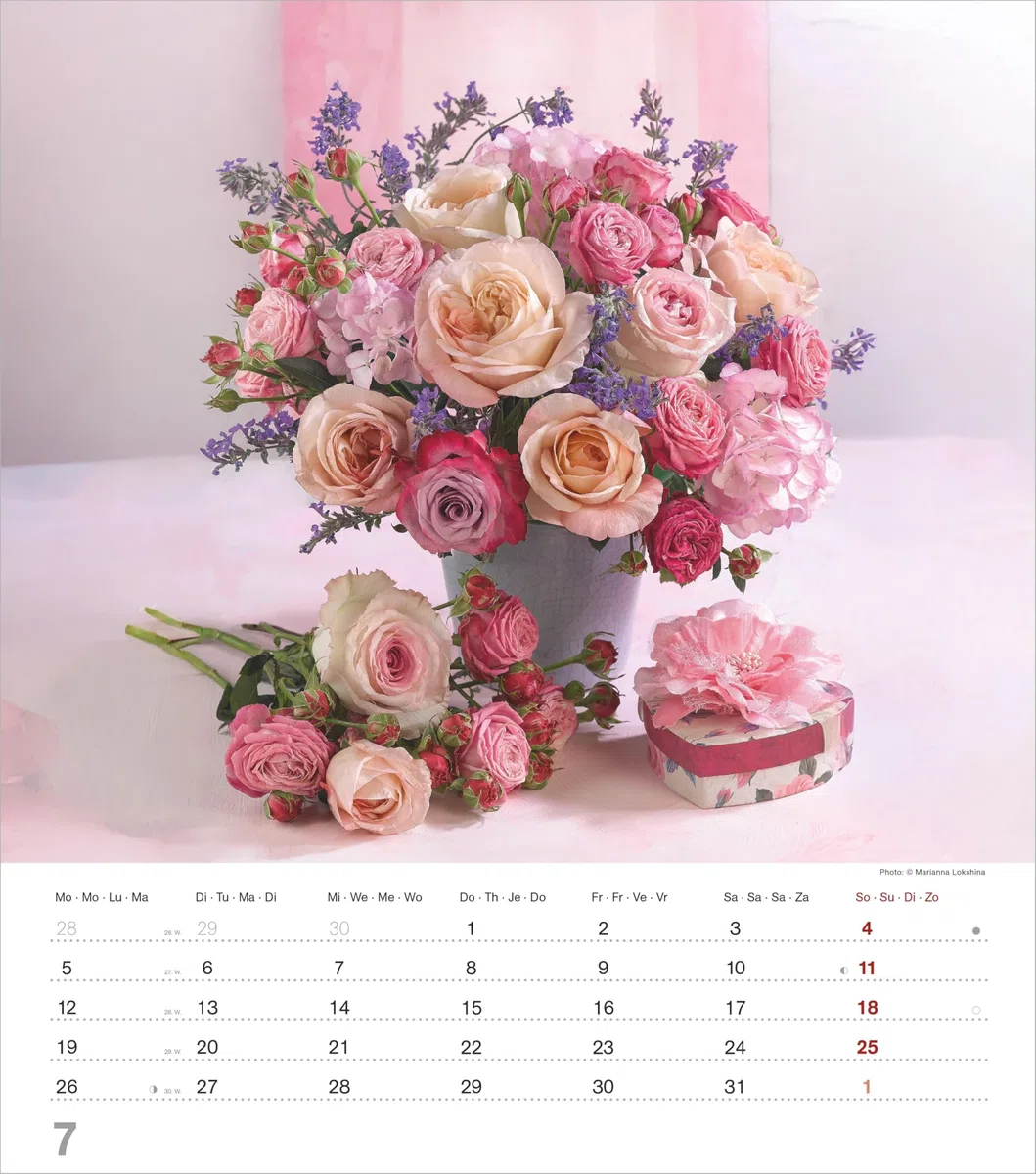 Der Duft der Rosen 2027: Wandkalender 30x34 cm mit 12 Rosenarrangements, Duftlack und Platz für Notizen