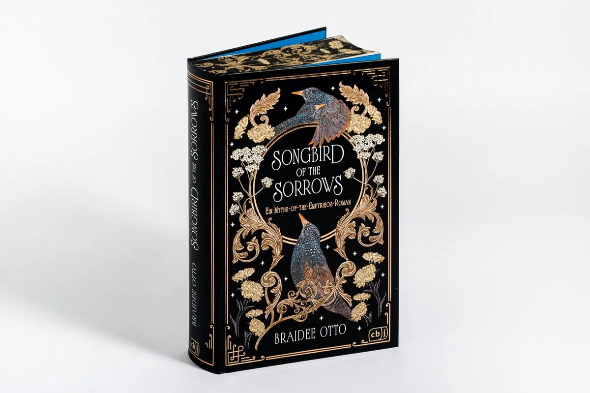 Songbird of the Sorrows: Für alle Fans figurengetriebener und federleicht erzählter romantischer Fantasy. Mit betörendem Farbschnitt in limitierter Auflage! (Die Myths-of-the-Empyrieos-Reihe, Band 1)