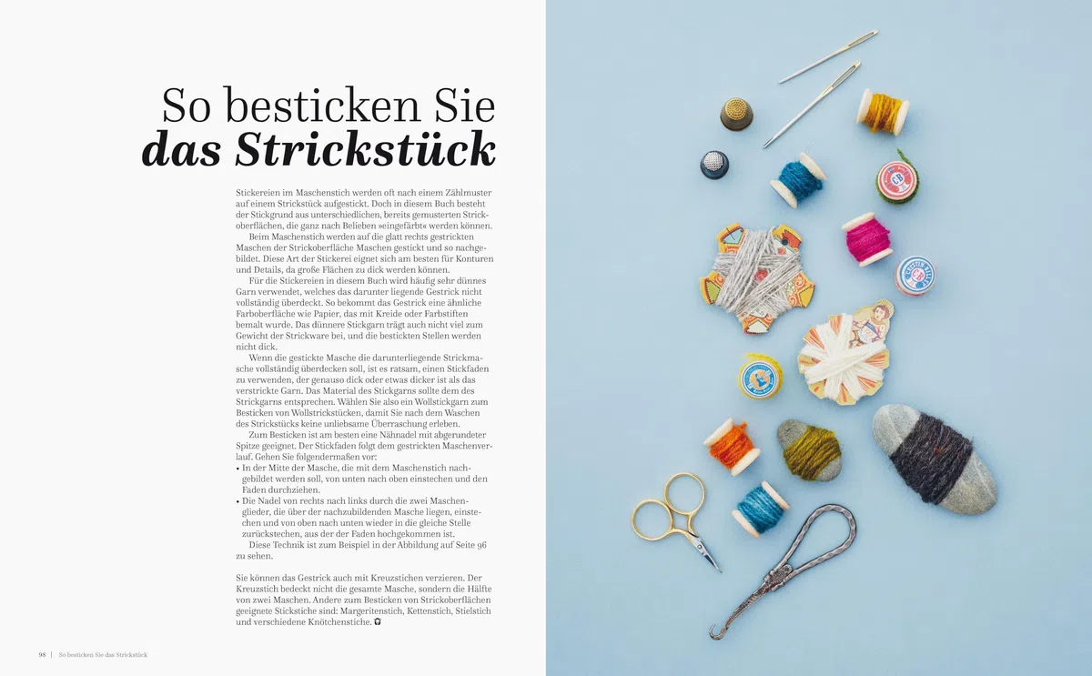 Määh! Finnisches Design gestrickt und bunt bestickt. Nachhaltige Wintermode aus Skandinavien. 20 Strickanleitungen und Stickvorlagen. Muster in 3D-Optik durch die Kombination von Stricken und Sticken