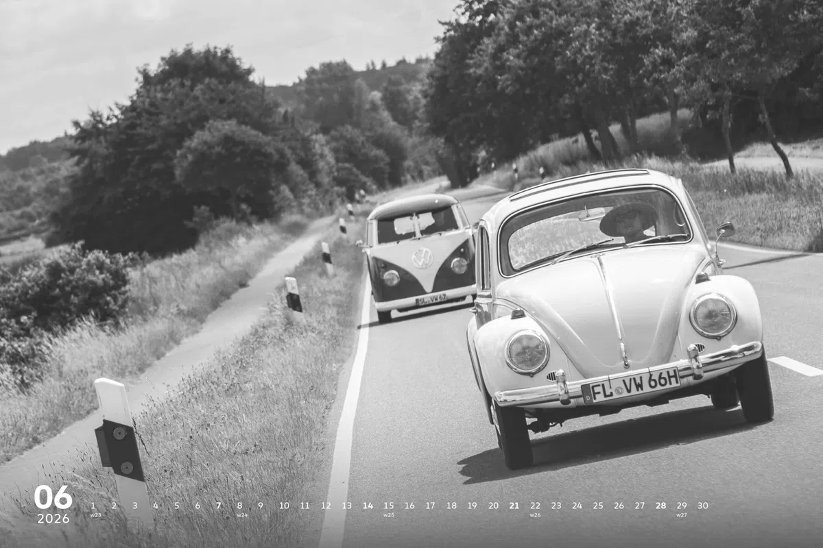 arti - VW Classic Kalender 2026 - im Format 49,5 x 33 - Bilder der Volkswagen Klassiker, VW Käfer, Bulli, Golf GTI